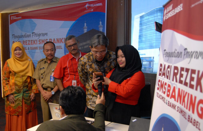 
					Suami Istri Berangkat Umroh Gratis