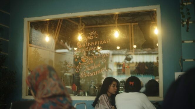 
					Nongkrong Kreatif ala Komunitas Palembang