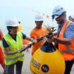 Proyek pembangunan Sistem Komunikasi Kabel Laut (SKKL) Australia-Indonesia-Singapura (foto : XL Axiata)