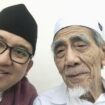Postingan foto Fadli Zon dan Mbah Moen di media sosial