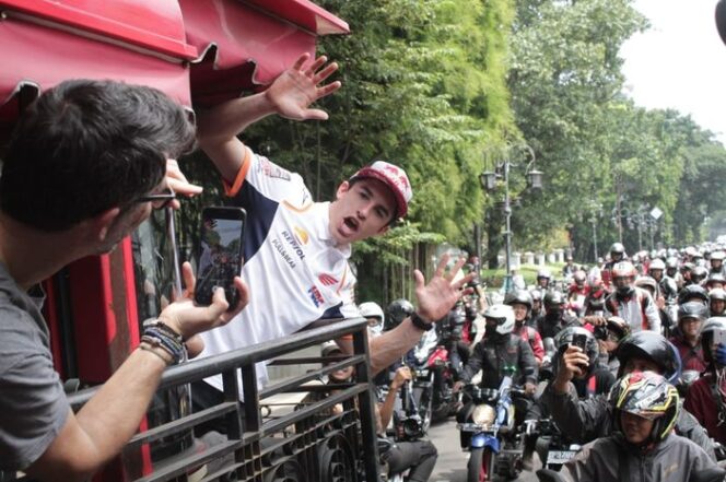 
					Marc Marquez Kunjungi Fans Dikota Kembang