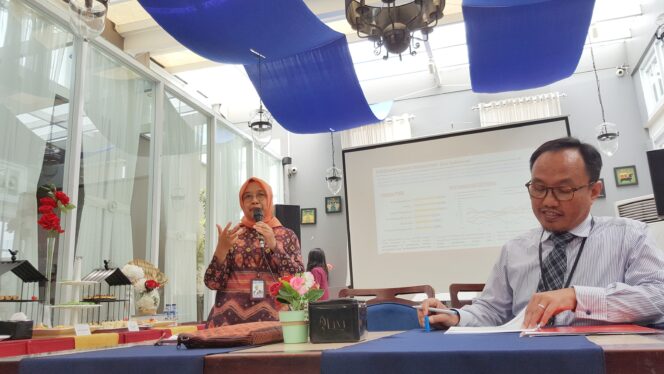 
					Kepala BI Wilayah Sumsel,  Yunita mempresentasikan keuangan di Sumsel, Senin (4/3) 