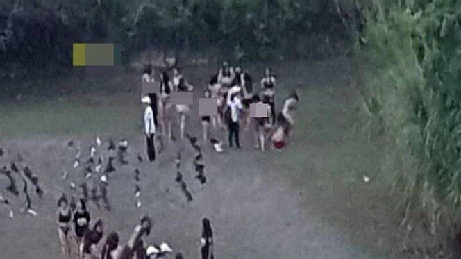 
					Foto Viral 50 Karyawati Tanpa Busana Bikin Heboh Netizen