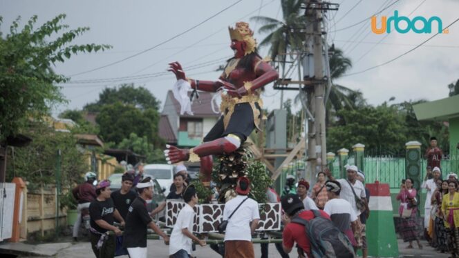 
					Ratusan Umat Hindu Palembang Ikuti Upacara Tawur Kesanga