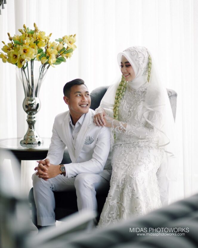 
					Wajah Cantik Istri Kapten Timnas Jadi Pusat Perhatian