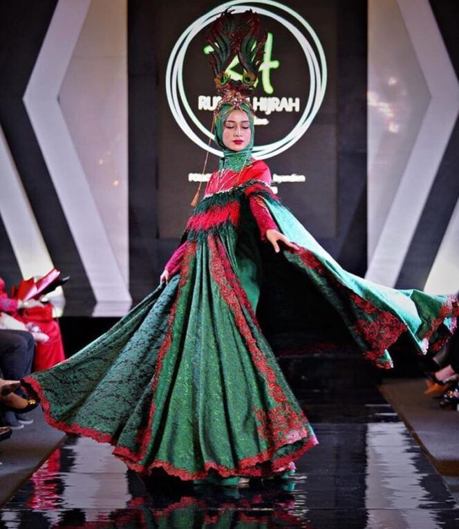
					Terinspirasi dari Alam, Desainer Palembang Andien Buat Busana Growing Up Combo