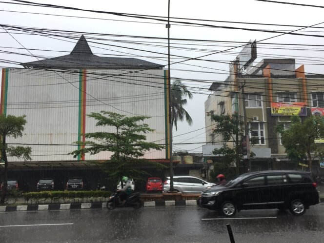 
Cuaca Ekstrem, Palembang Berpotensi Dilanda Angin Puting Beliung