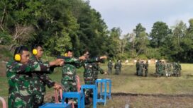 Latihan menembak di Lapangan Tembak Pedet Soedarman, Lanud Sri Mulyono Herlambang, Jumat (29/3/19).