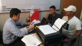 Laporan di Bawaslu Sumsel (foto Intens.newa : Kiki Nardance)