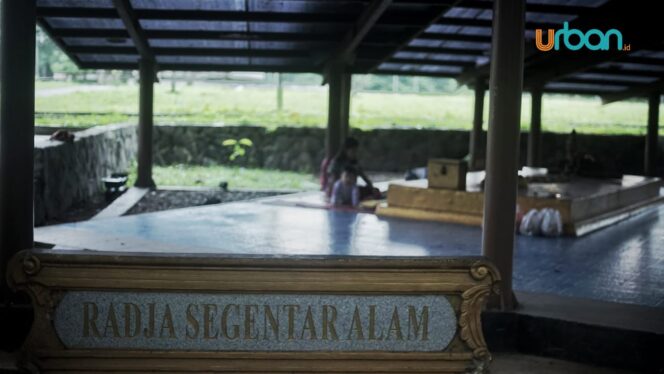 
					Jelang Pemilu Caleg Menjadi Rajin Ziarah Ke Makam Keramat