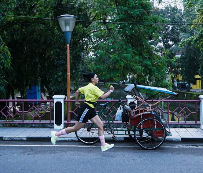
					Rutinitas Wajib Liza Sako Lari Setiap Pagi, Pernah Lari Sejauh 15 Kilometer