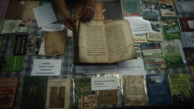 
					Al-Quran Berusia 171 Tahun Dipamerkan di Masjid Agung Palembang