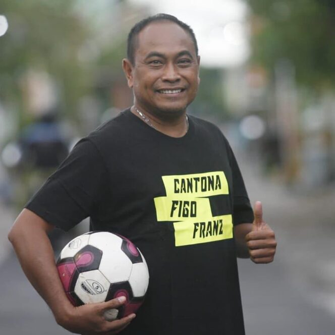 Tak Ingin Golput, Pelatih Sriwijaya FC Nyoblos di Solo