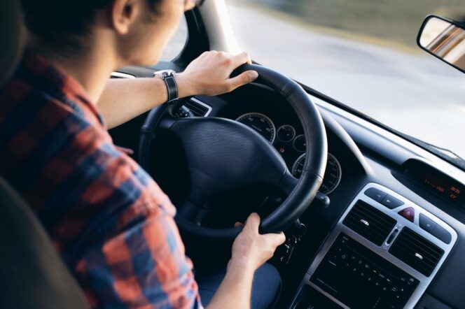 
					Tips Menghindari Rasa Lelah Saat Mengemudi Jarak Jauh