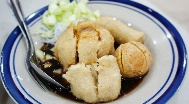 
					7 Rekomendasi Tempat Favorit Pempek Enak di Palembang
