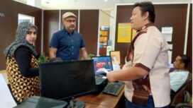 Korban melapor di SPKT Polresta  Palembang (Foto : Tribun Sumsel)