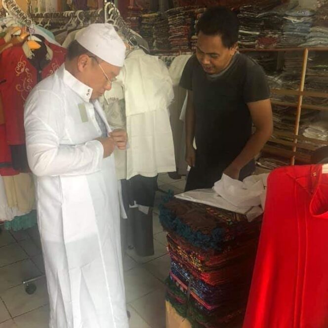 
					Bos Elektronik Terkenal di Palembang Segera Mualaf