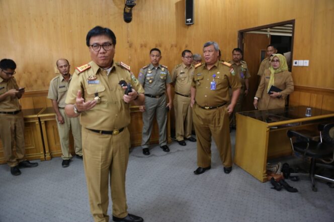 
					Hari Kedua Sidak, Sekda Sumsel Masih Temukan ASN Datang Terlambat