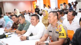 Gubernur Sumsel Herman Deru saat menghadiri Rapat Pleno Terbuka Rakapitulasi Hasil Penghitungan Perolehan Suara  di KPU Sumsel, Senin (13/5)