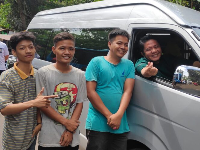 
					Pulang Kampung, Gubernur Sumsel Setir Mobil Sendiri