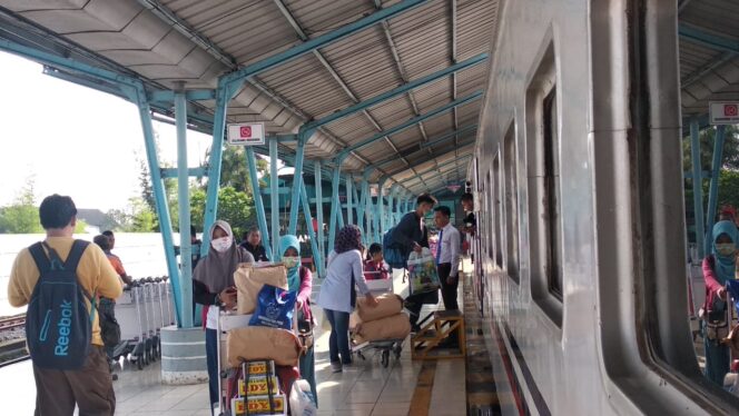 
Tiket Kereta Api Ekonomi Tujuan Tanjung Karang dan Lubuklinggau Ludes Terjual