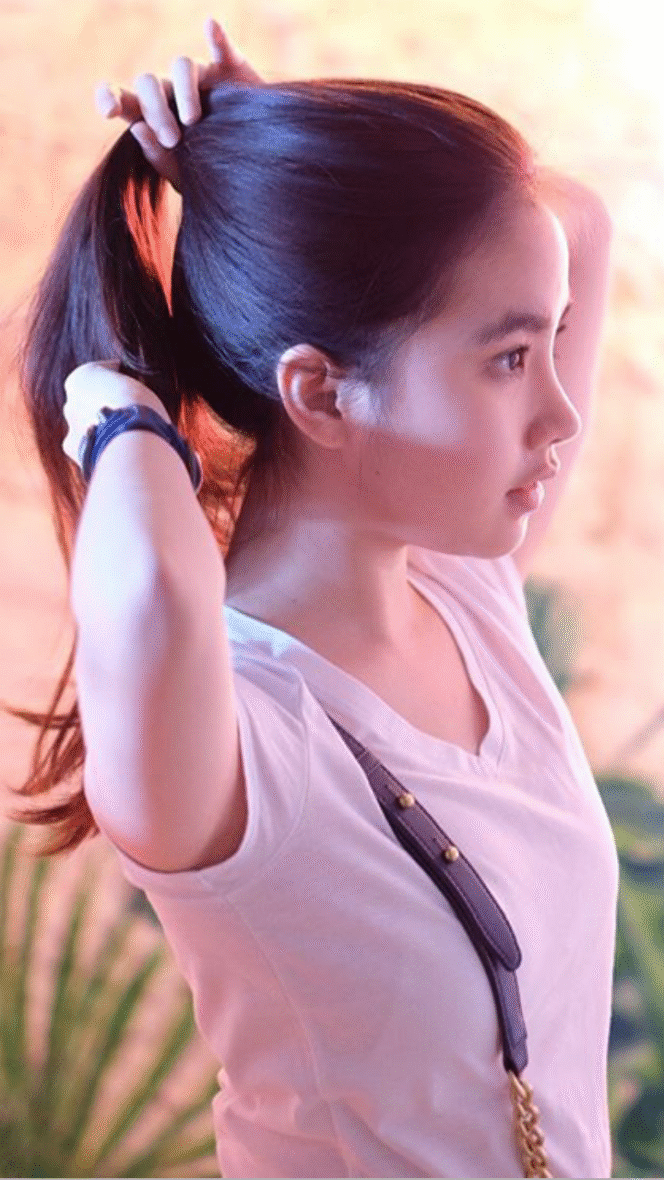 
Tanpa Disadari Gestur Seperti Ini Mampu Membuat Cewek Terlihat Lebih Cantik