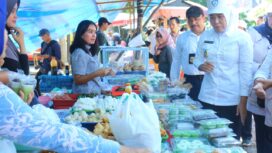 Wakil Wali Kota Palembang bersama BPOM saat melakukan sidak di pasar Bedug di jalan Ratna