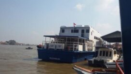Kapal cepat Jetpoil di pelabuhan Boom Baru Palembang