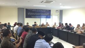 Suasana Diskusi Panel dengan tema Kebijakan Penyesuaikan Tarif Pajak Bumi dan Bangunan (PBB) di Kota Palembang, Rasionalkah? di ruang Rapat DPRD Palembang Selasa (21/5) kema