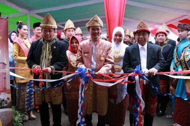 
					Wali Kota Palembang Harnojoyo saat Upacara HUT Ke-1336 Kota Palembang. 