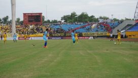 Petandingan Sriwijaya FC vs Perserang Banteng di Stadion Gelora Sriwijaya Jakabaring