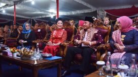 Gubernur Sumsel Herman Deru buka Festival Sriwijaya XXVIII Tahun 2019 di pelataran Benteng Kuto Besak (BKB), Minggu (16/6) malam