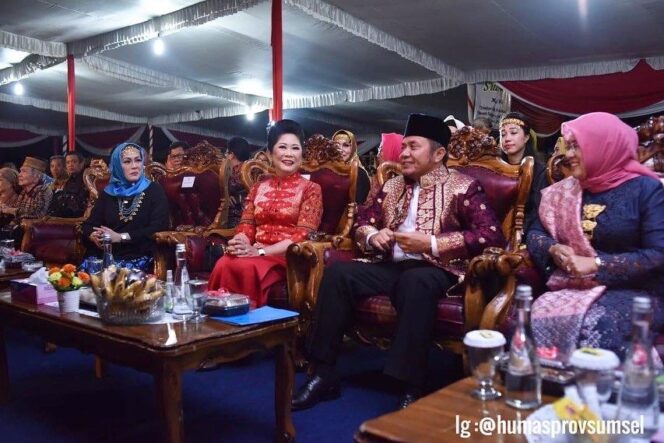 
					Gubernur Sumsel Herman Deru buka Festival Sriwijaya XXVIII Tahun 2019 di pelataran Benteng Kuto Besak (BKB), Minggu (16/6) malam
