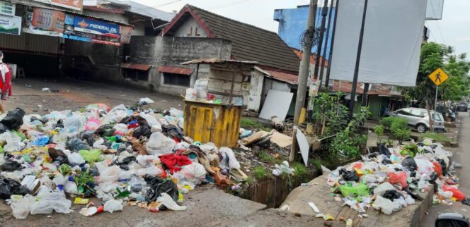 
					Potret Tumpukan Sampah di Kota Palembang, Peraih Adipura