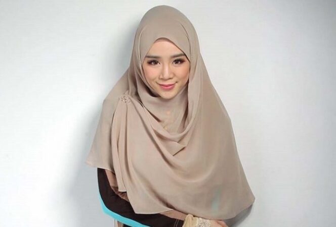 
					Mantan Model Majalah Dewasa Ini AkhirnyaTaubat