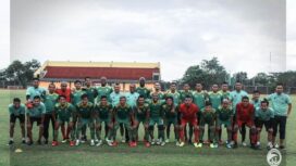 Seluruh pemain, staf, dan jajaran manajemen Sriwijaya FC melakukan sesi foto di stadion Atletik, Komplek JSC. (Foto: Official Instagram
Sriwijaya FC)