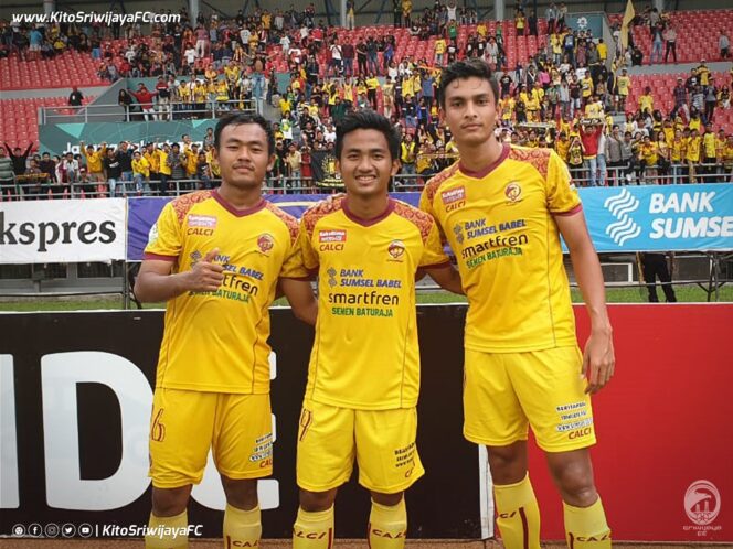 
					Muhammad Hambali Tholib (Tengah)