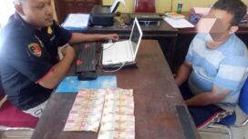 Pelaku saat diperiksa petugas, (Foto: Muba Online)