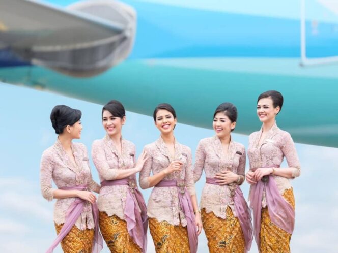 
					Bukan Sembarang, Lihat Detail Kebaya Pramugari Garuda