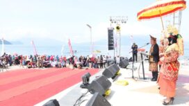 Gubernur Sumatera Selatan Herman Deru membuka Festival Danau Ranau XXII Tahun 2019 yang besikan pagelaran seni dan budaya yang dipusatkan di  Dermaga Banding Agung Kecamatan Banding Agung Kabupaten OKU Selatan, Rabu (3/7).