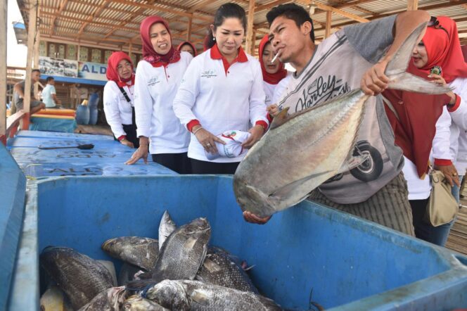 
					Antisipasi Corona, Plt. Bupati Muara Enim Sidak Ketersediaan Sembako Di Pasar