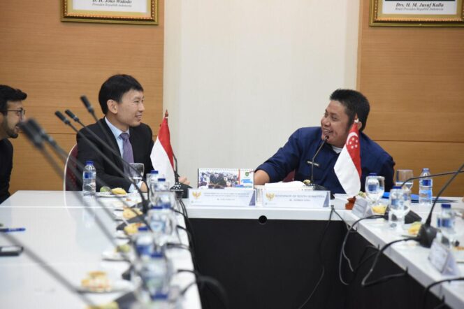 
					Bertemu Senior Menteri Singapura, Gubernur Sumsel Diundang Nonton F1 dan Ngobrol Soal Asap