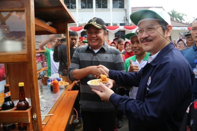 
Herman Deru Komitmen Dorong Pembinaan Usaha Kecil di Sumsel 
