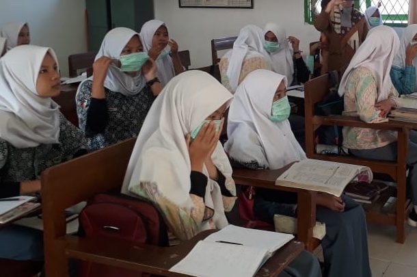 
					Tidak Semua Siswa di Sumsel Kebagian Masker