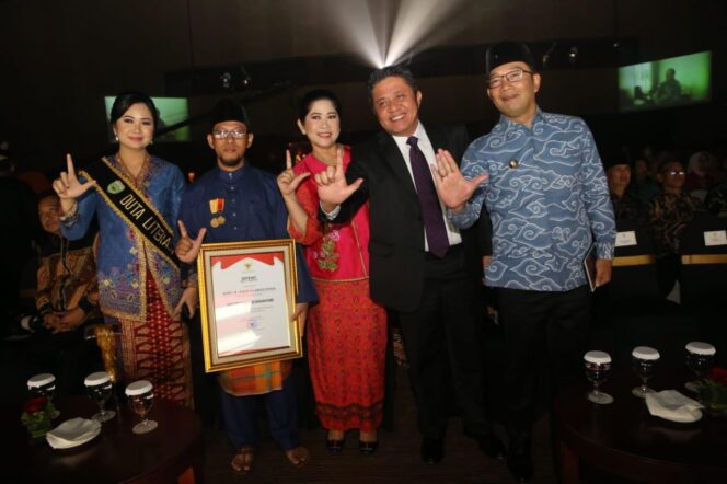 
					Gubernur Sumsel Sabet Penghargaan Tertinggi dari Perpustakaan Nasional RI