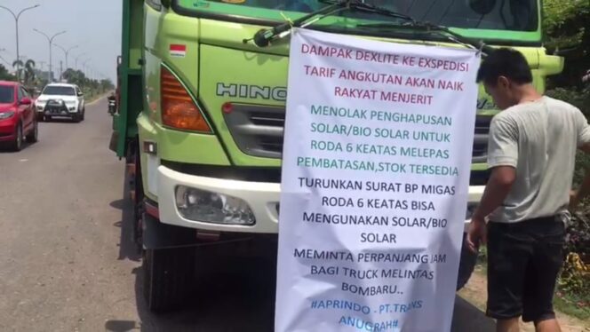 
					Pengusaha Truk di Sumsel Ancam Berhenti Operasional