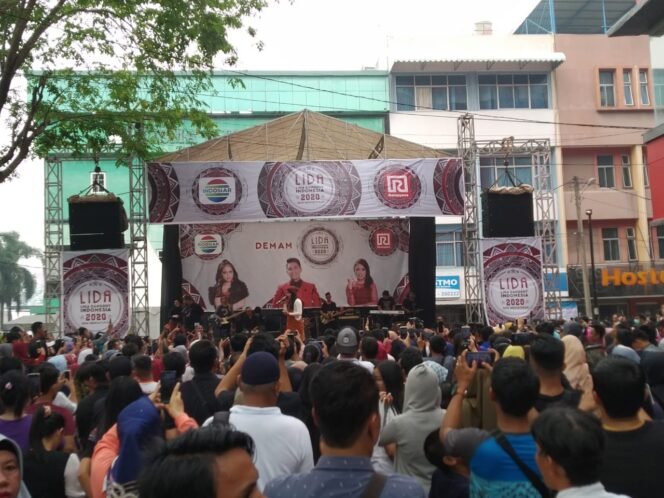 
Jebolan Bintang LIDA dan D’Academy Hibur Warga Palembang