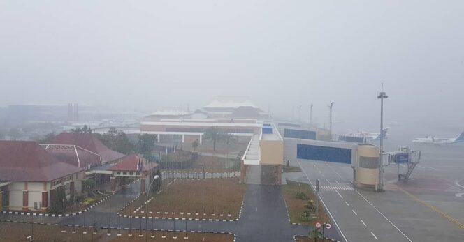 
					Kabut Asap, 11 Penerbangan Terhambat di SMB II Palembang