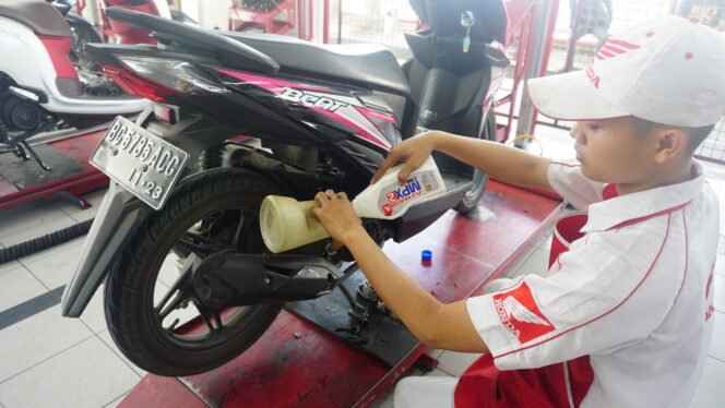
Cara Terbaik Memilih Oli Bagi Sepeda Motor Honda