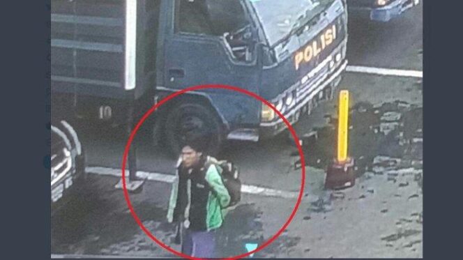 
					Orang yang diduga sebagai pelaku bom bunuh diri.